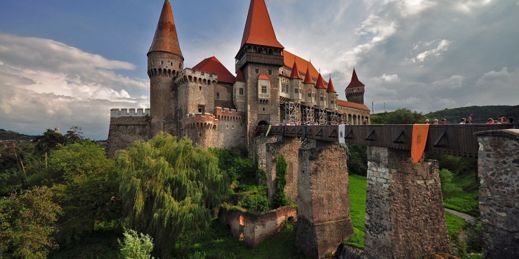 Castelul Corvinilor ar putea deveni oficial marcă a patrimoniului european
