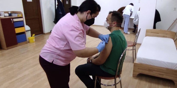 Centrul de vaccinare din Dumbrăvița este funcțional. Primii pacienți au fost vaccinați. Se pot efectua 5 vaccinări într-oră.