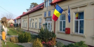 Primăria Dumbrăvița solicită magazinelor reducerea numărului de clienți din interior