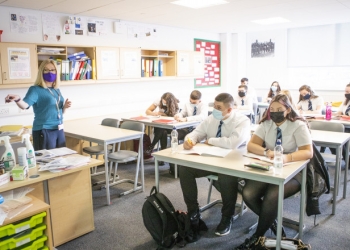 Anul școlar se va încheia, examenele școlare se țin