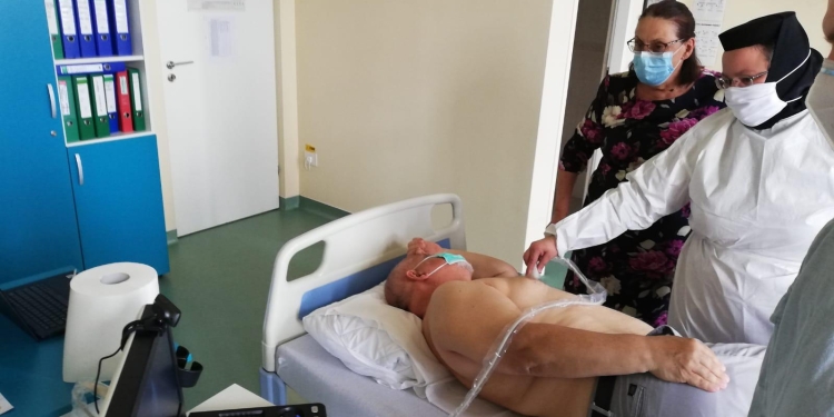 Pacienții cu boli cronice din zona Făgetului beneficiază de servicii medicale prin telemedicină