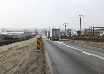 Continuă lucrările pentru extinderea la patru benzi a drumului județean Dumbrăvița-Giarmata – A1