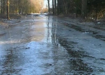 Atentie șoferi! Drumurile sunt acoperite de polei!