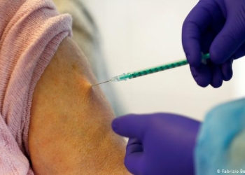 Vaccinul anti-COVID câștigă teren în România