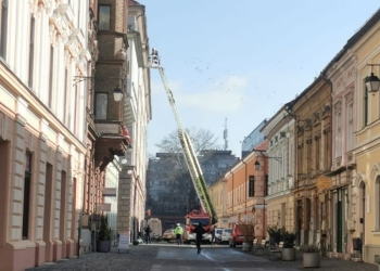 Autoscară a ISU Timiș pusă la treabă. Intervenție ”la înălțime” a pompierilor timișeni