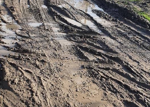 Satul Gad. Comuna Ghilad. După fiecare ploaie, ulițele devin coșmarul locuitorilor