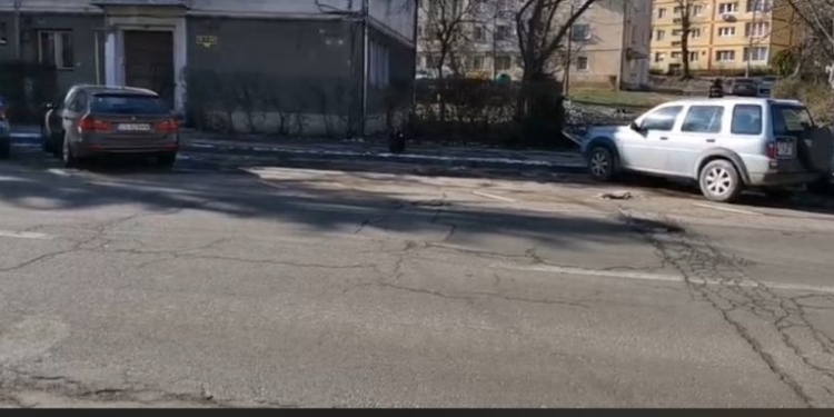 Desfășurare de forțe la Reșița! O valiză suspectă a paralizat orașul. Geniști la fața locului