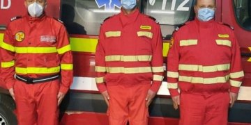 Arad: Fetiță născută în autospeciala SMURD. Moașe au fost 3 paramedici