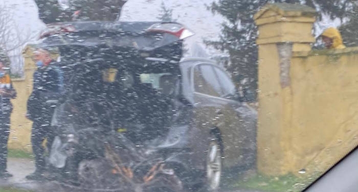 Grav accident rutier în Timișoara. O mașină a rupt gardul Cimitirului Eroilor