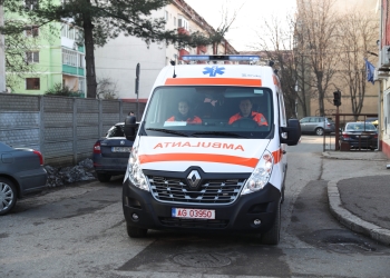 Bărbat lovit pe trecerea de pietoni. Șoferul de 97 de ani a fugit de la locul accidentului