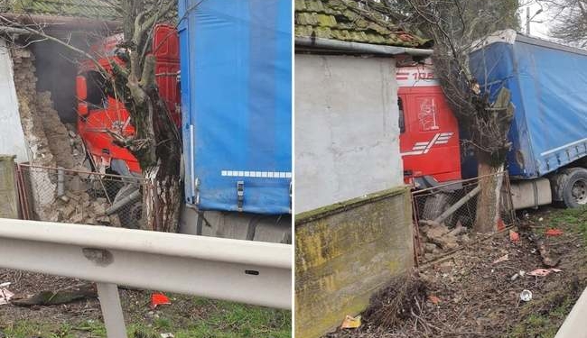 Casă dărâmată parţial de un TIR scăpat de sub control