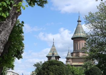 Mitropolia Banatului a donat două frigidere pentru păstrarea vaccinurilor