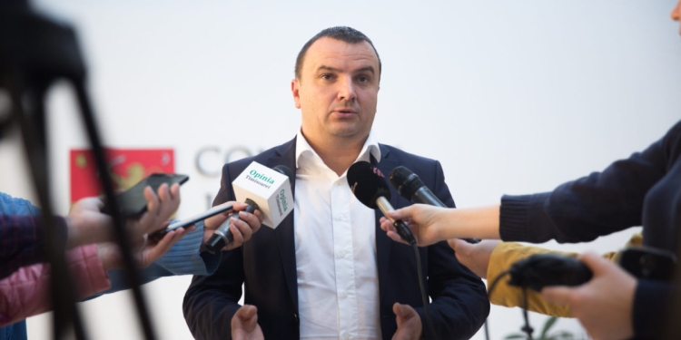 Călin Dobra a criticat dur Coaliția de guvernare: „PNL plus USR bagă adânc mâna în buzunarul cetățenilor”