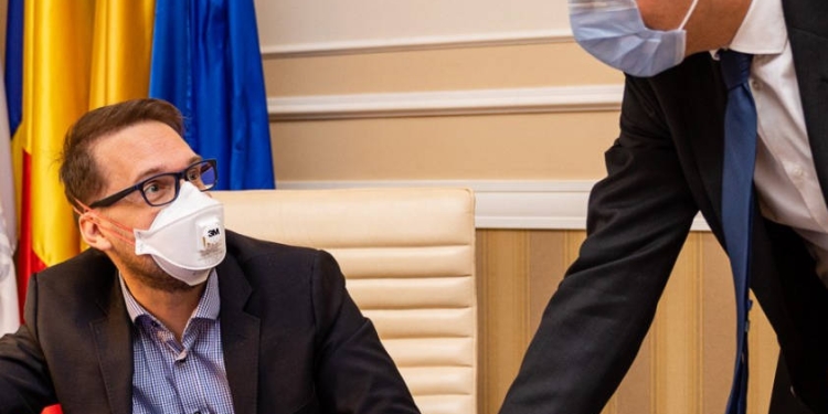 Dominic Fritz tot mai prăbușit. Firmele nu-i răspund la email