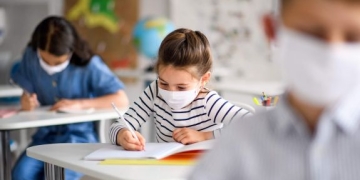 17 elevi și 14 cadre didactice din Timiș, pozitivi la Covid-19