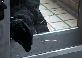 Costume populare vechi, în valoare de 20.000 de lei, furate în Arad