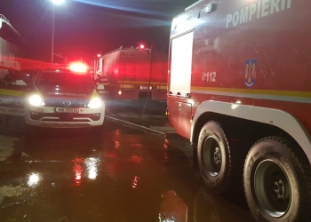Incendiu de proporții la un atelier de mobilă din Timișoara