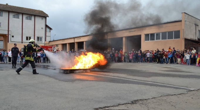 91 de școli din Timiș nu au autorizații la incendiu