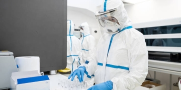 Timișoreancă, care nu a părăsit România, infectată cu tulpina de coronavirus din Marea Britanie