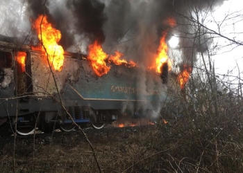 Tren marfar în flăcări, în vestul țării