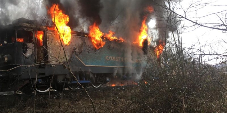 Tren marfar în flăcări, în vestul țării