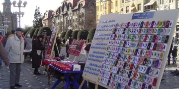 După vânzătorii de lubeniță, fiecare colț din Timișoara va fi împânzit cu vânzători de mărțișoare