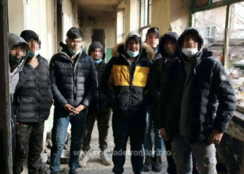 50 de migranţi din Afganistan şi Pakistan descoperiți într-un imobil din Timișoara
