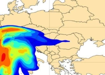 Nori plini de praf saharian deasupra României
