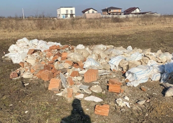 Amendă de 3.000 de lei dată de Primăria Ghiroda celui care și-a lăsat gunoiul pe câmp