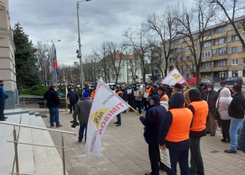 Proteste în fața Palatului Administrativ din Timișoara