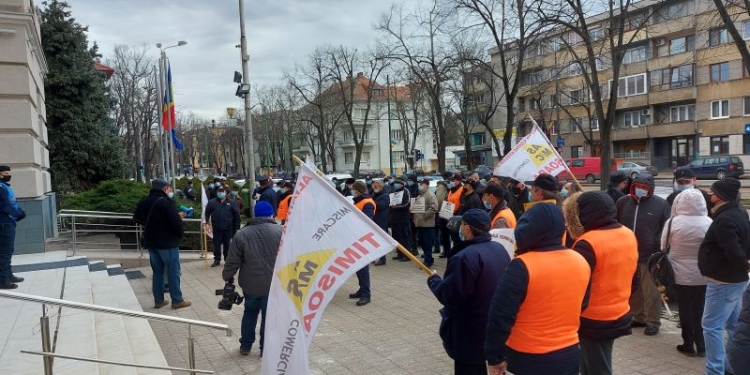 Proteste în fața Palatului Administrativ din Timișoara