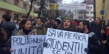 Nici protestele nu mai sunt ce au fost. Formă inedită a studenților: ”Trimiteți mailuri la cabinetul prim-ministrului”