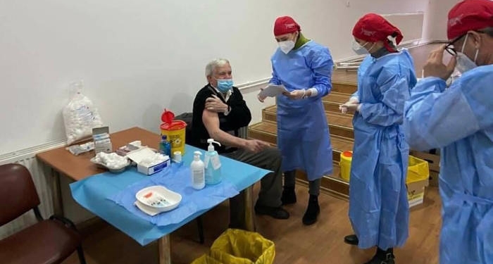 160 de persoane din Hunedoara sunt vaccinate de o echipă de voluntari de la Spitalul Județean Timișoara