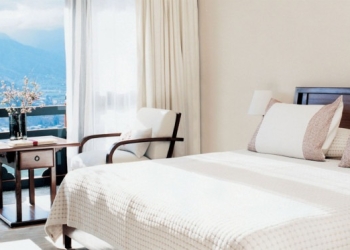 Decizie în premieră. Un turist nemulțumit de cazarea la un hotel din Mamaia a fost despăgubit în instanță