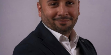 Fostul avocat al patronului firmei Îngerii Galbeni, condamnat pentru viol și corupere sexuală a minorilor, va fi pus de USR+ prefect de Timiș