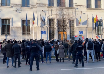 FOTO Oamenii au strigat „fără carantină” și „libertate”
