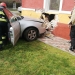 Accident rutier în Timiș. A dărâmat zidul unei case cu mașina