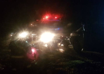 Patru persoane rănite, după ce o mașină a intrat într-un tractor, între Sânnicolau Mare și Saravale