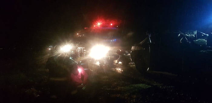 Patru persoane rănite, după ce o mașină a intrat într-un tractor, între Sânnicolau Mare și Saravale