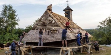 Patru monumente din Banat reparate de Ambulanța pentru Monumente