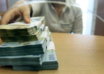 Cei care au beneficiat de amânarea ratelor trebuie să dea acum banii înapoi băncilor