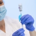 CNCAV: Cazurile de tulburări de coagulare au apărut la un număr redus de pacienți vaccinați. România va continua vaccinarea cu AstraZeneca