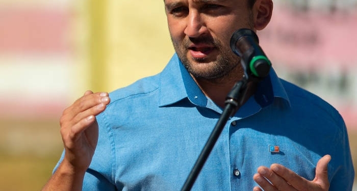 Președintele USR Timiș, Cristian Moș, s-a vaccinat cu serul suspect de la AstraZeneca. Problemele sale politice mai grave decât Covid-19