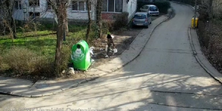 Amenzi la foc automat pentru depozitarea ilegală a gunoaielor