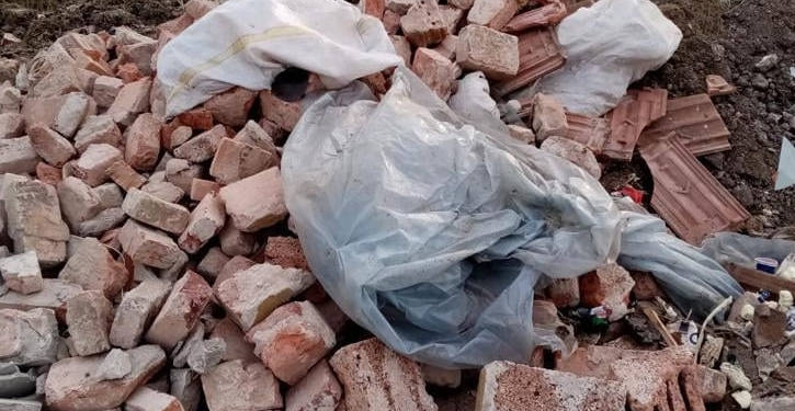 Amendă de 30.000 lei și autoutilitară confiscată pentru deșeuri abandonate pe domeniul public la Săcălaz