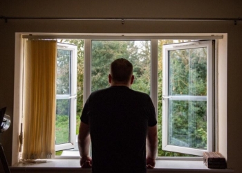 Un pacient cu coronavirus s-a sinucis într-un spital din vestul țării