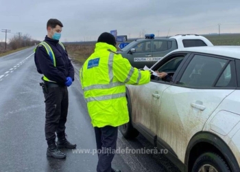 Cetăţean român cercetat pentru călăuzirea a şapte cetăţeni turci