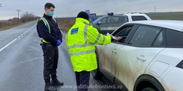 Cetăţean român cercetat pentru călăuzirea a şapte cetăţeni turci