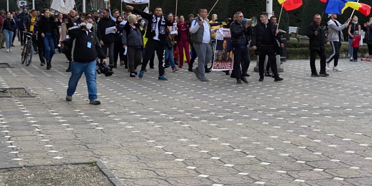 VIDEO Zeci de oameni au protestat, din nou, în Timișoara față de restricțiile anti-Covid