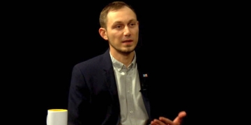 Senatorul USR+ de Timiș, Raoul Trifan, propagandă deșănțată pro vaccinare: “Nu vă lăsați păcăliți de știrile alarmante din mass-media. Vaccinul Astra Zeneca este sigur și eficient”